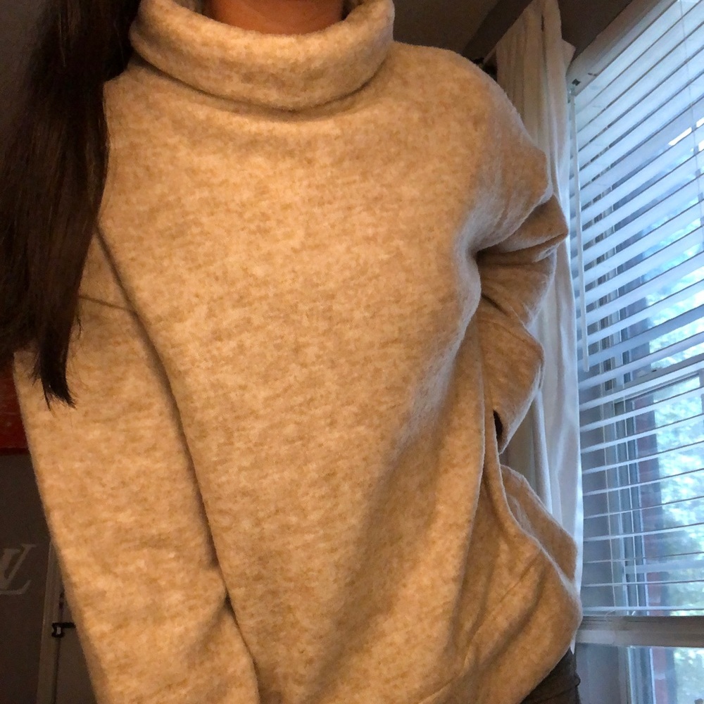 Turtle neck hoodie